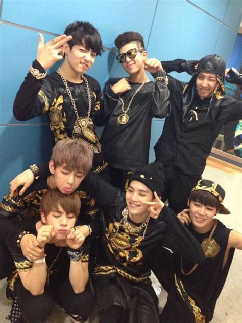 Consists of 7 members, they started to gain popularity through 1st single album: Kpop Hotness: June 2013