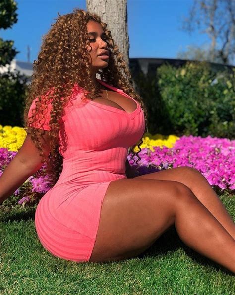 Plus Size Model Carmela Habibi Photo Video Instagram Height And Weight