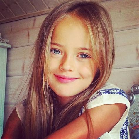 Kristina Pimenova conheça a menina considerada a mais bonita do mundo