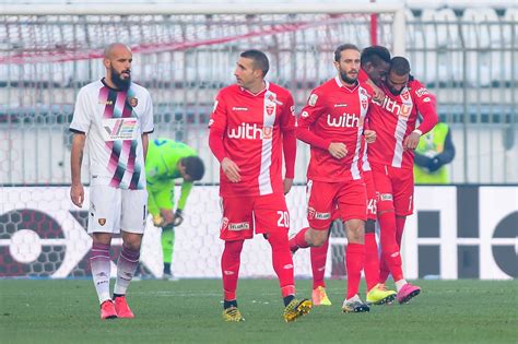 6 dicembre 2020 0 di giorgio zanirato. Balotelli, primo gol con il Monza | Foto - Sportmediaset