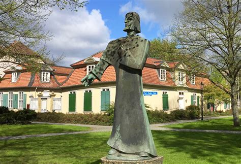 A man of your inches ein mann von ihrer statur oder größe Bei Lessing in Wolfenbüttel - dem Dichter ganz nah ...