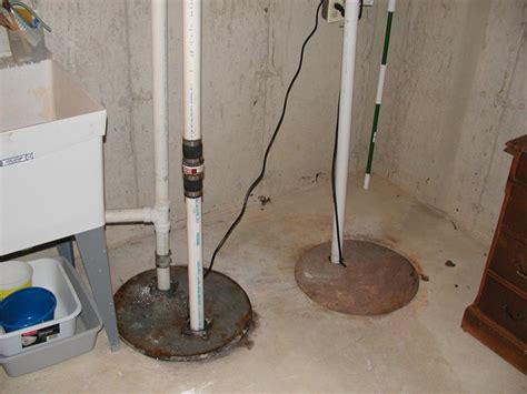 How does a sump pump work? Sump pump running once an hour no water draining into pit.