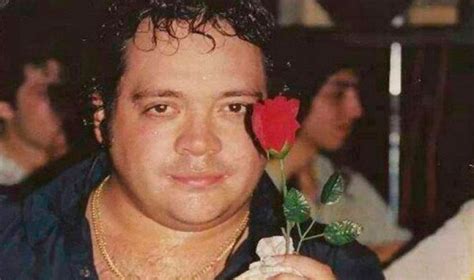 Un fanático del fallecido cantante leo mattioli grabó el arranque del último recital del cantante santafesino en la ciudad de necochea, lo subió a y también en youtube se encuentran las imágenes del momento en que la policía local se lleva el cuerpo de mattioli. ¡Ay, amor! Recordando a Leo Mattioli