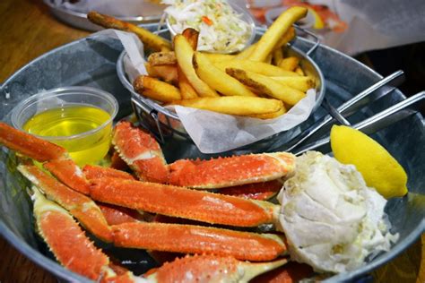 Captain Curts Crab And Oyster Bar Restaurants Sarasota Magazine