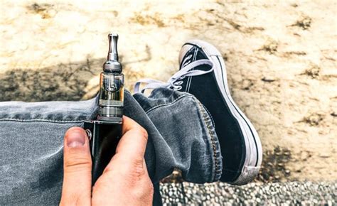 To be absolutely clear, we do not recommend you make liquid thc in your home, unless you are a trained professional within a properly equipped over the generations, marijuana strains have been extensively bred to contain higher and higher thc amounts, with many of the most popular varieties. Liquid THC: The Weed Vape Juice That Gets You High'—What ...