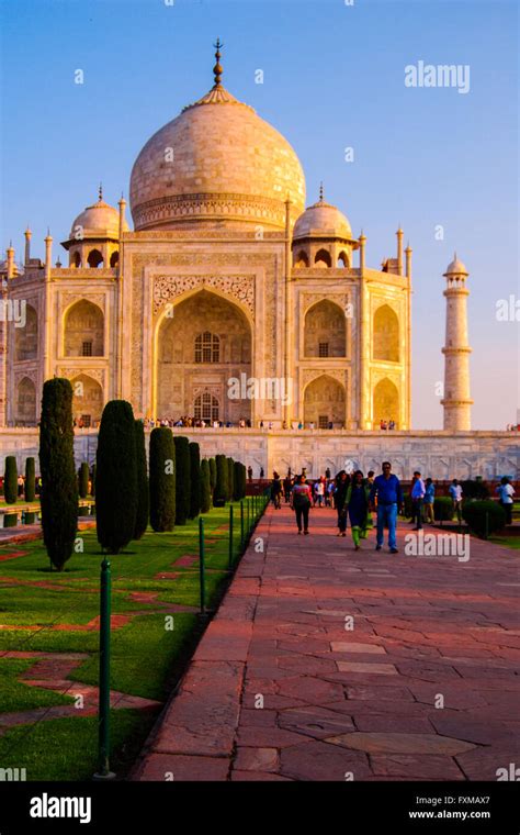 The Taj Mahal Agra Uttar Pradesh India Stock Photo Alamy