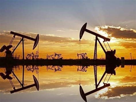 Giá xăng dầu thế giới hôm nay 4/9. Giá xăng dầu hôm nay 24/12: Dầu tăng hơn 2% sau khi tồn ...