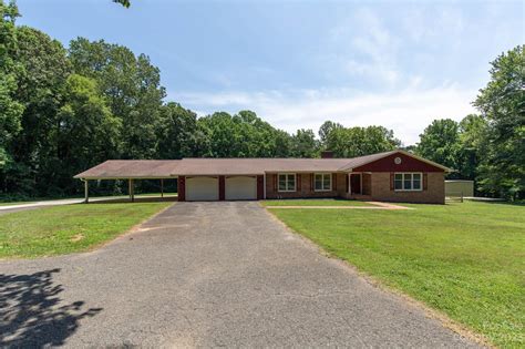 660 Wilmoth Rd Dobson Nc 27017 Mls 4052867 Redfin