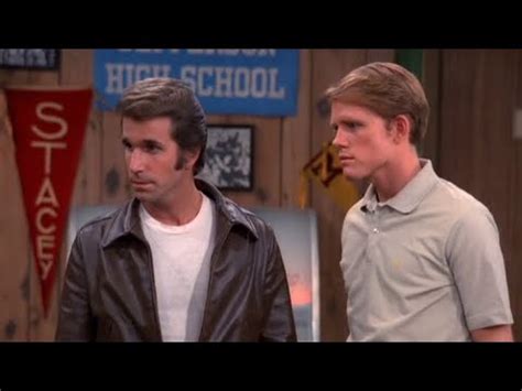 Search, discover and share your favorite fonz fonzie happydays gifs. Happy Days · Fonzie's Dog - YouTube