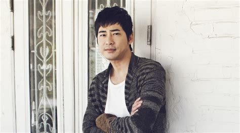 Actor Kang Ji Hwan Quietly Returns To Korea Following Photo Scandal In
