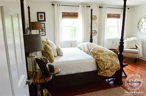 Here Is A List Of 10 Essentials For Creating A Cozy Guest Room