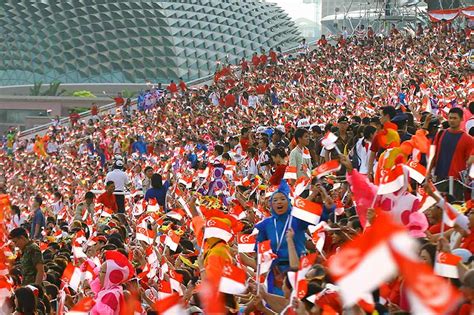 Singaporeans can enjoy the fireworks across 10 different locations all around singapore. File:NationalDayParade-Esplanade-20070809.jpg - Wikimedia ...