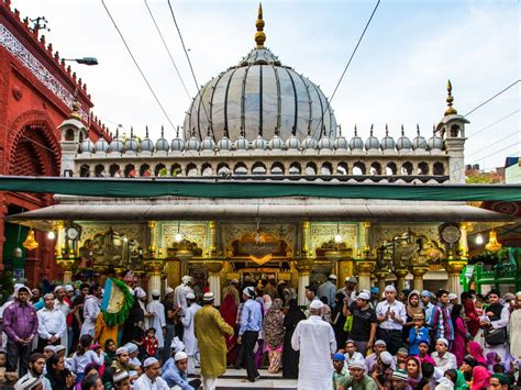 How To Experience Qawwali At Hazrat Nizammudin