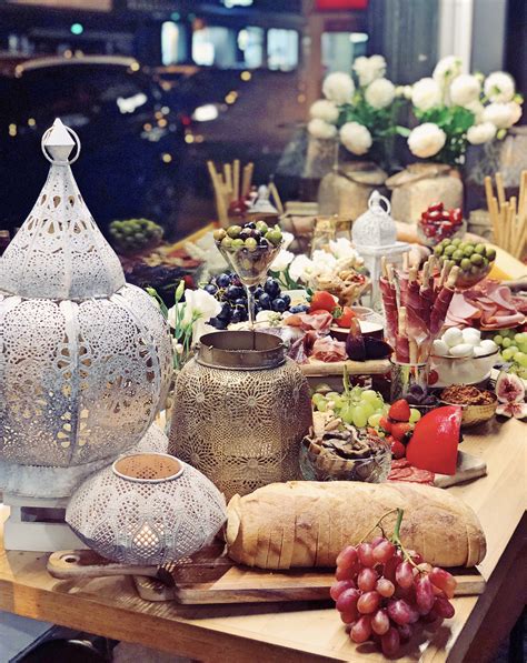 20 Moroccan Themed Table Setting