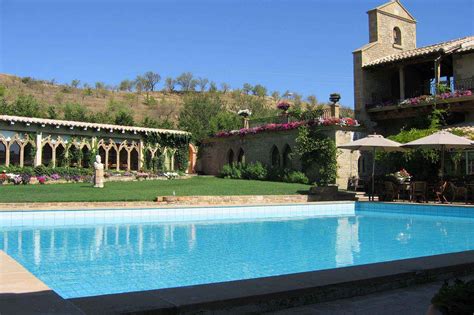 Peregrinatio compostellana, pilgrimage of compostela; Pin en Hoteles con encanto