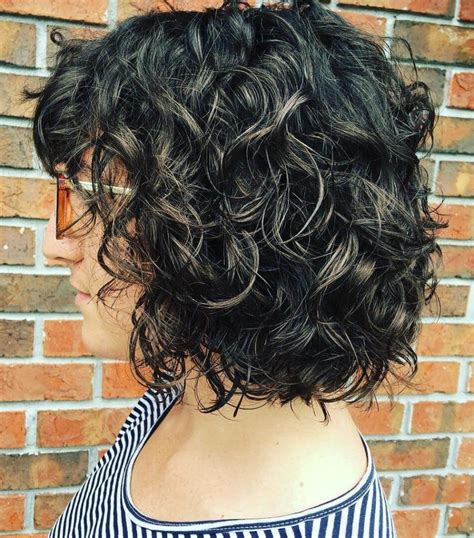 20 Stunning Short Curly Hairstyles For Women Be The Rock Star