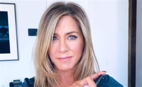 Jennifer Aniston Presume Su Tonificado Abdomen Y Vientre Plano En Lujoso Sostén A Los 50 Panorama