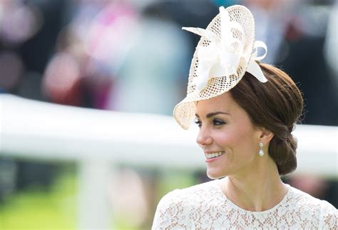 Pourquoi le prince william s'est attiré les foudres de son épouse. Kate Middleton hats: the Duchess of Cambridge's 21 best looks
