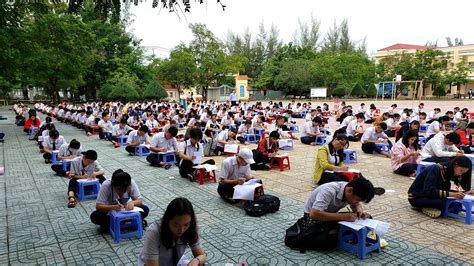 Vietnamese School Makes Students Sit For Preparation Exams In School