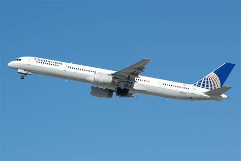 Boeing 757 300 Photos And Specifications
