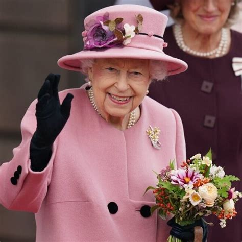 La Reina Isabel En La Apertura Del Parlamento De Gales La Vida De La
