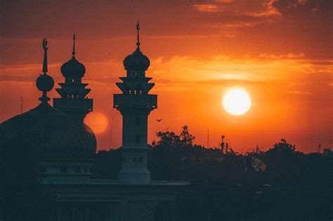 Hadits qudsi adalah hadits yang berisi firman allah swt (makna hadist ini adalah dari allah swt), sedangkan kalimatnya adalah dengan redaksi rasulullah saw. 6 Perkara yang Membatalkan Puasa yang Perlu Diketahui ...