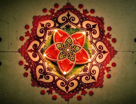 On any special occasion or the most important indian festival diwali celebration 2018, decorate your home and offices with the best collection of beautiful rangoli designs for diwali with diya & flower in full hd. Rangoli Designs for Diwali Festival | Best Choice