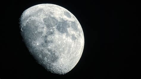 How To Photograph The Moon An Easy Way To Shoot Moon Pictures Full Of Detail Techradar