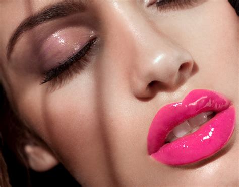 Shiny Lips 19 Makeup Secrets To Make Your Lips Look Sexier
