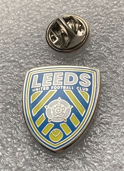 Leeds United ~ Shield Design 1 The Brummie Badgeman