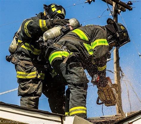 Pin By Jillian Rose On Firefighting Firefighter Pictures Firefighter
