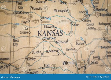 Enfoque Selectivo Del Estado De Kansas En Un Mapa Geográfico Y Político
