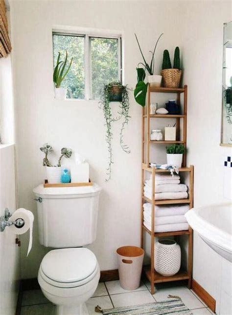 As you begin your search for small bathroom design ideas, it might seem that decorators only cater to those with the expansive bathrooms normally featured in decor magazines and home renovation television shows. Cute bathroom ideas! #small #bathroom #decorating #ideas # ...
