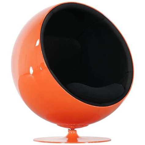 Ball chair was designed by eero aarnio in 1963 and presented at the international furniture fair in cologne in 1966, and it became aarnio's international. Eero Aarnio, Ball Chair by Asko, Signed 1, Edition in ...