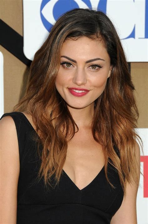 Phoebe Tonkin Smile Animated  Uploaded By Zombie Lover Find