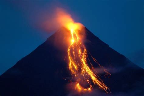Philippines Volcano Mount Mayon Erupting Thousands Forced