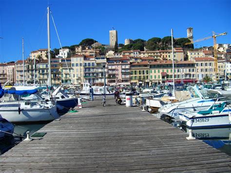 Cannes marina dans une résidence avec piscine, proche des plages, restaurants, commerces, port et golf. File:Vieux Port de Cannes.jpg - Wikimedia Commons