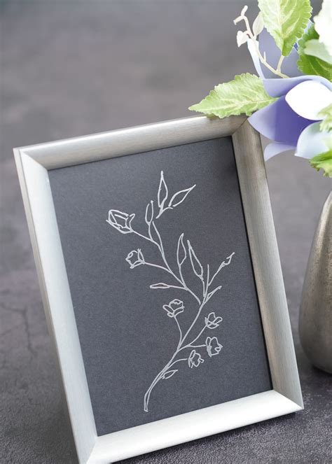 This is a tutorial to make simple paper succulents using a variety of card stock papers and my cricut explore cutting machine. Cricut Vinyl Floral Wall Art - DOMESTIC HEIGHTS