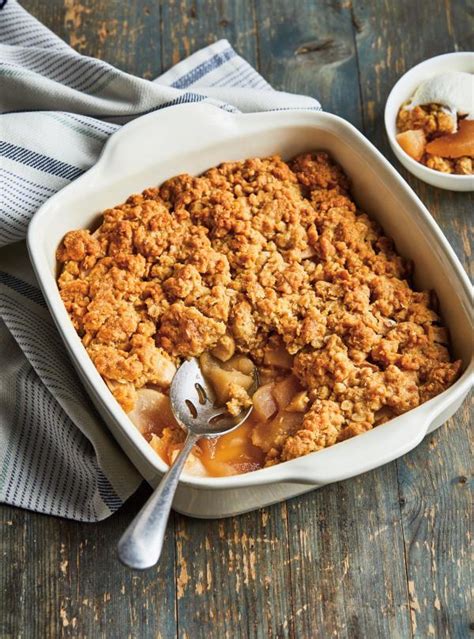 Mix together with a spoon to get it blended. Apple Crumble (The Best) | Ricardo