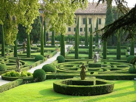 Giusti Palace And Gardens Verona Italy Beautiful Gardens Italian