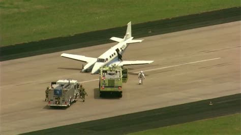 plane makes emergency landing on live tv youtube