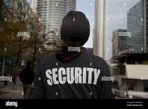Female Security Guard Hi Res Stock Photography And Images Alamy