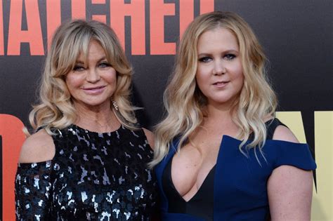 Watch Goldie Hawn Amy Schumer Play Never Have I Ever On Ellen