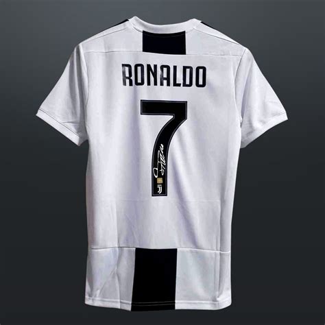 Shop for a cristiano ronaldo jersey with the #7 in sizes for youth, men and women including the home, away and third kit as the portugal. Cristiano Ronaldo // Signed Juventus Jersey // Museum Frame (Signed Jersey Only) - Hall of Fame ...