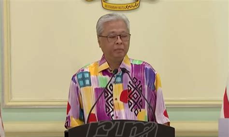 Born 18 january 1960) is a malaysian politician who has served as the. Ismail Sabri's 'sumptuous' batik shirts get compared to ...