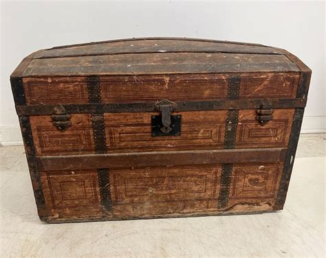 Vintage Camelback Trunk W Tray Storage Chest Steamer Brown Train