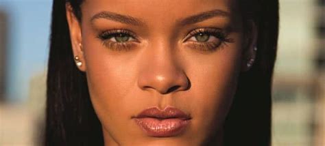 Hot Topic December 26 2023 Rihanna No Makeup