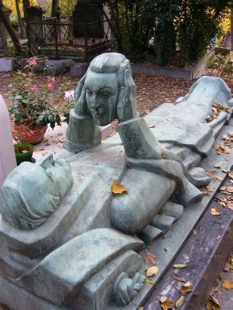 17 Strange Cemetery Finds Thatll Give You Nightmares Boredwon