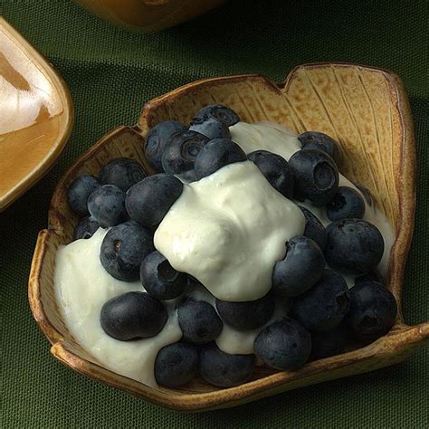Low calorie blueberry dessert skillet pizza mason woodruff. Blueberries With Lemon Cream Recipe | Mediterranean Diet | Useful Weight Loss Ideas