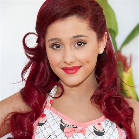 Ariana Grande's Real Life Hair: Sneak Peek Without A Wig | IWMBuzz